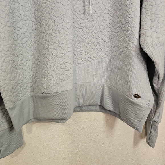 Tahari Sport Plus Activewear Top Hoodie w/Drawstrings Light Blue Size 2X NWT - Picture 15 of 16